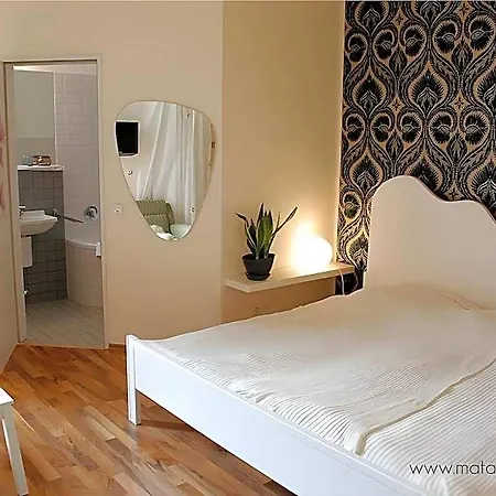 Monte Christo Hotel 3*